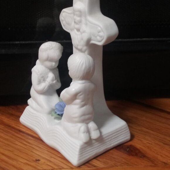 VTG Praying children kids Cross Crucifix Jesus EUC - Picture 3 of 9
